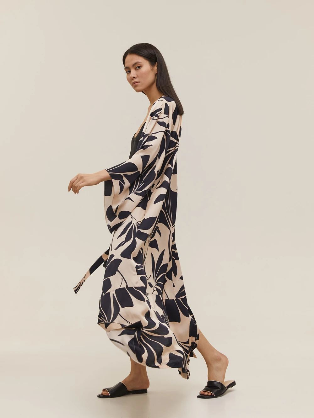 Кимоно Ingir (Цвет Бежевый с цветами, Размер OneSize, Состав 100% вискоза)