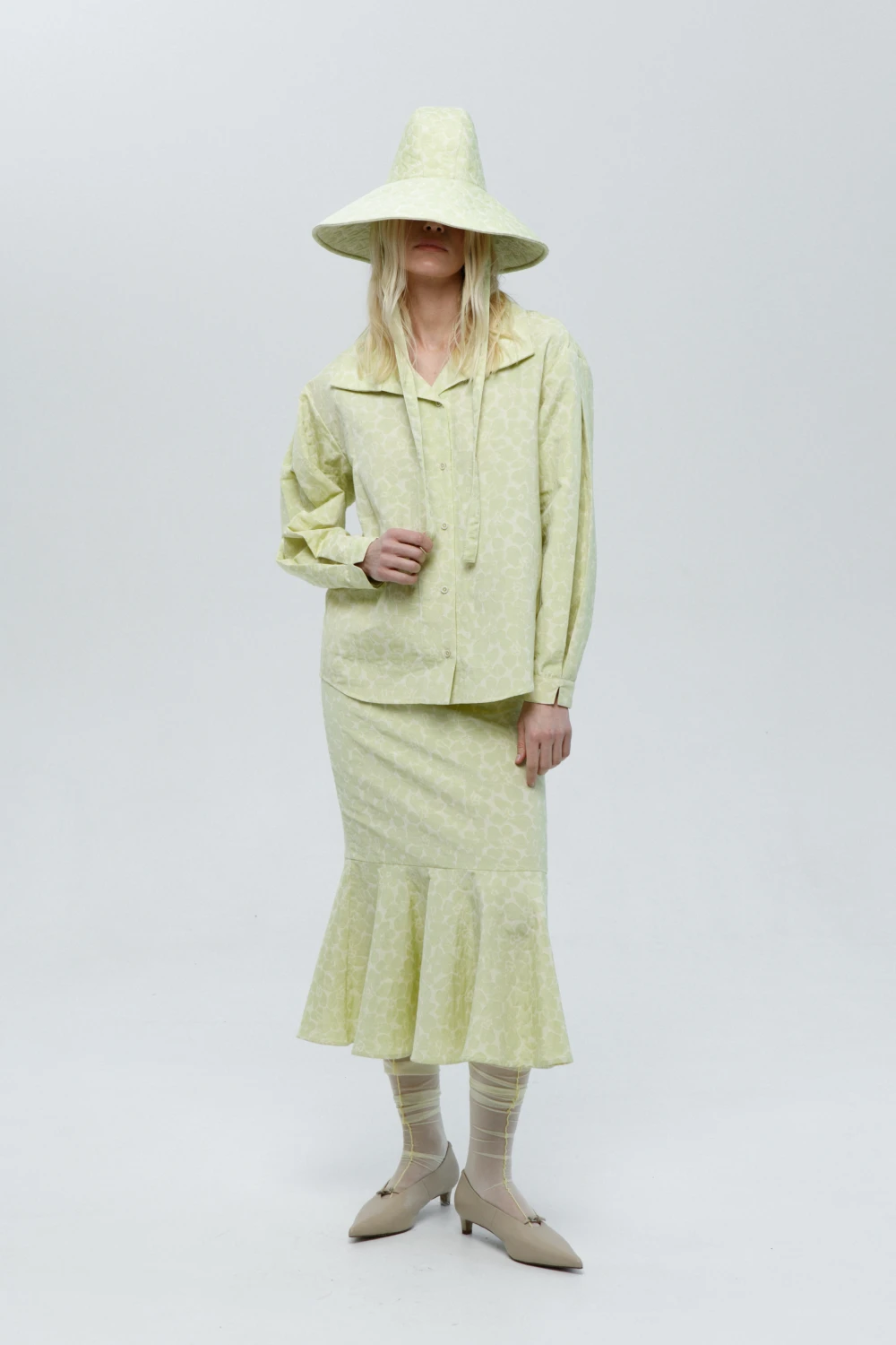 Рубашка Ladno (Цвет Лимонный с цветами, Размер 44/S, Состав 58% Хлопок, 42% Полиэстер)