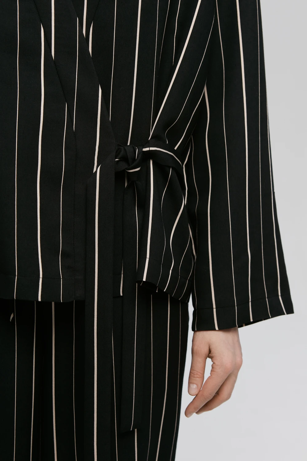 Жакет Ra (Цвет Чёрный в полоску, Размер 44/S, Состав 88% Вискоза, 12% Полиэстер)