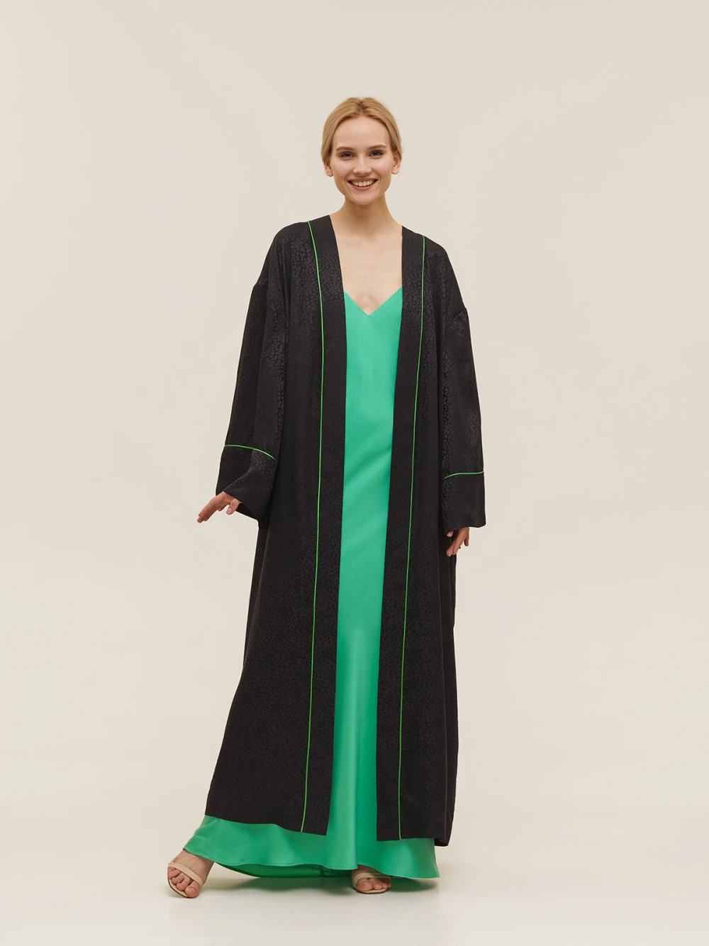 Кимоно Mira ( Цвет Чёрный с анималистическим принтом )