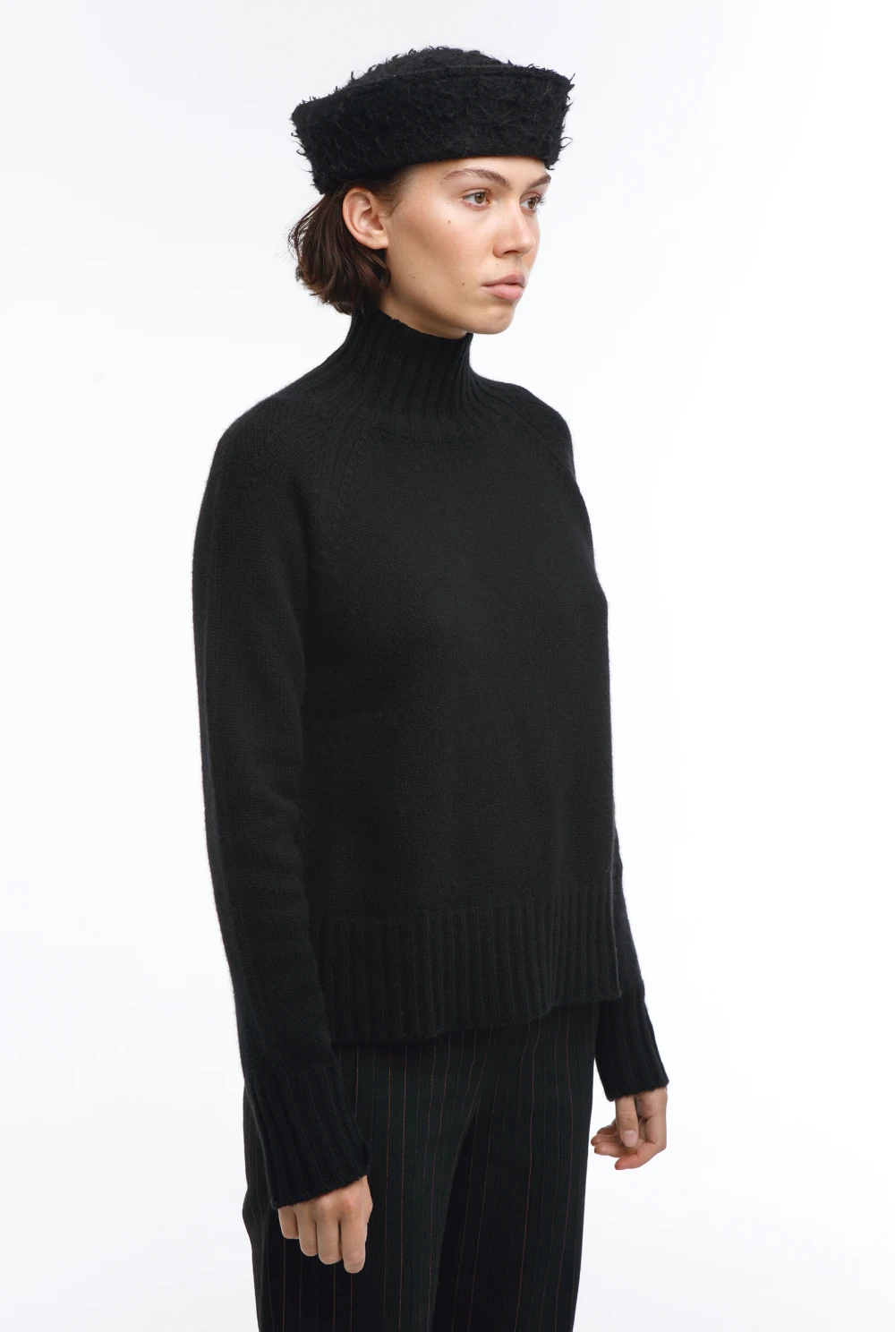 Свитер Back To Basic ( Цвет Чёрный )