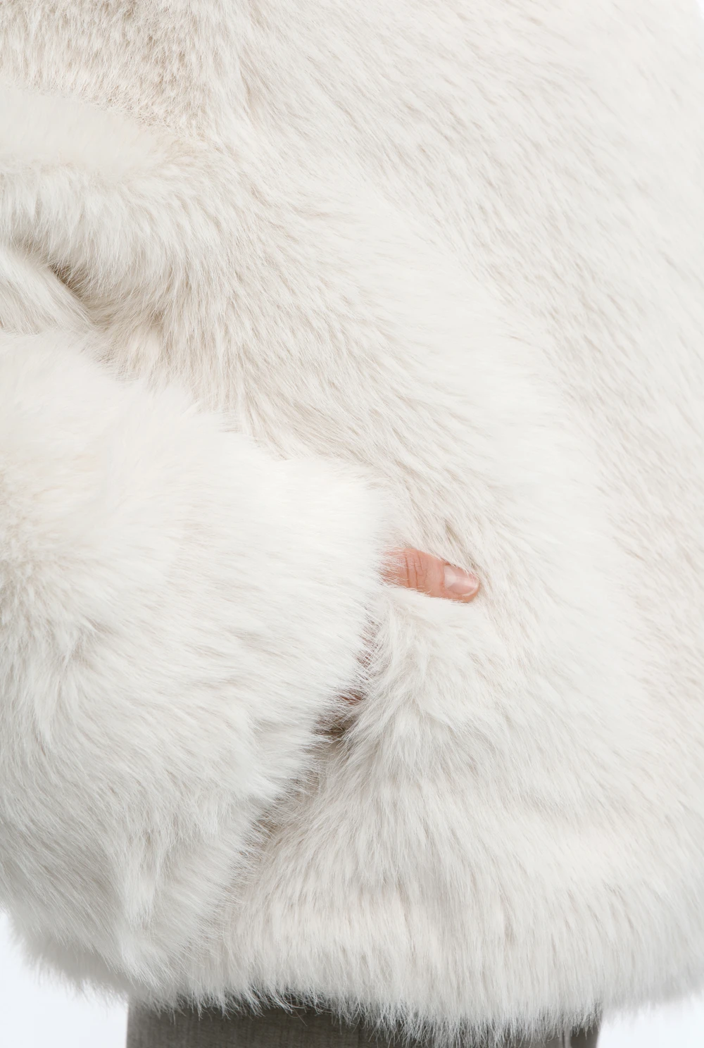 Шуба Nep (Цвет Белый, Размер S-M, Состав 100 % полиэстер)