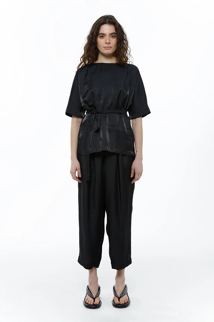 Блузка Tilda (Цвет Чёрный, Размер 44/S, Состав 100% вискоза)