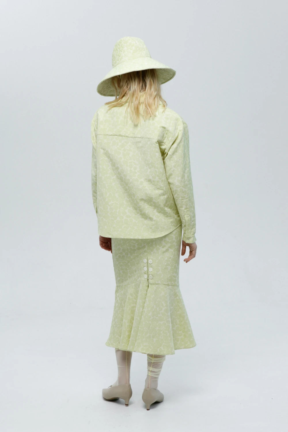 Рубашка Ladno (Цвет Лимонный с цветами, Размер 44/S, Состав 58% Хлопок, 42% Полиэстер)