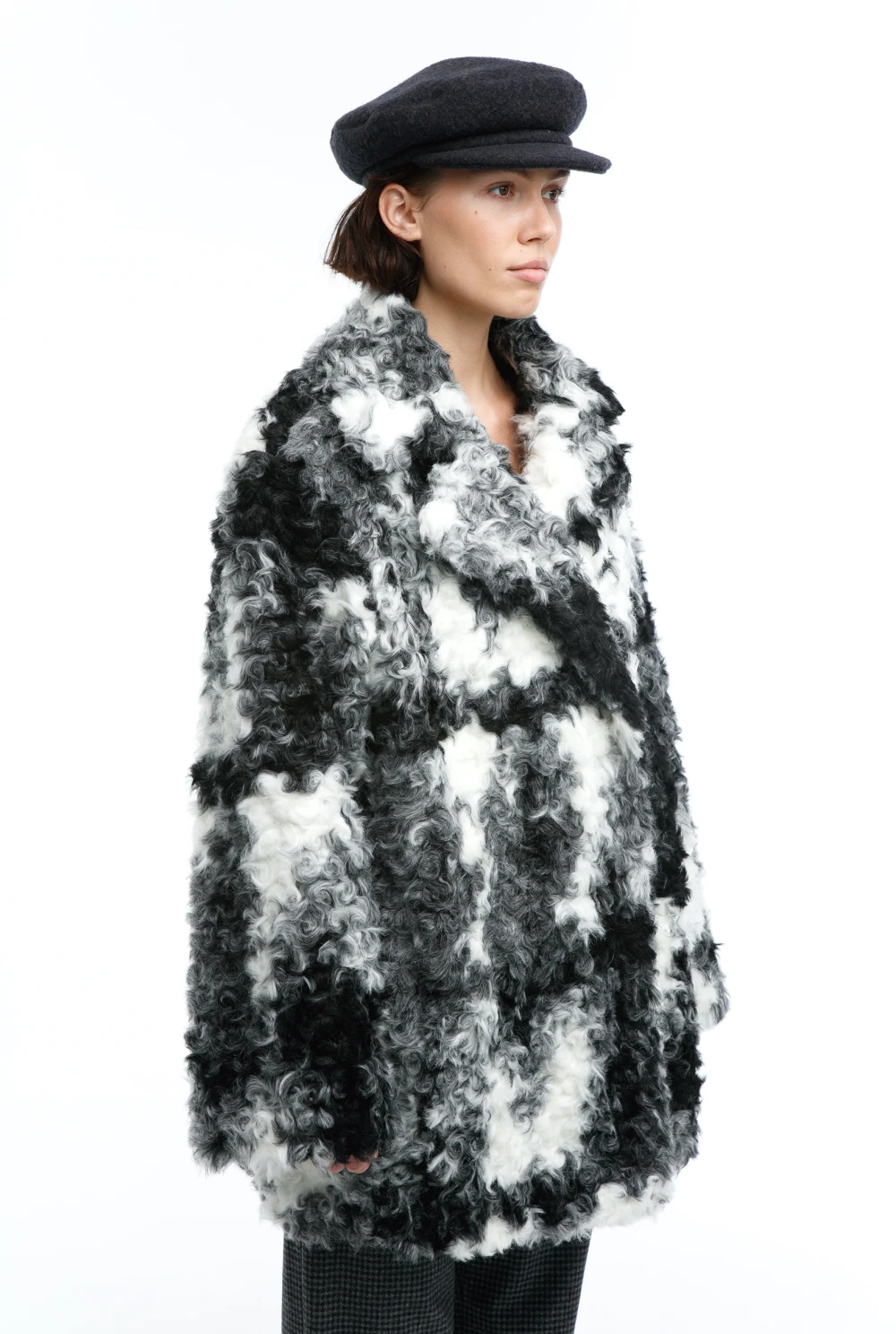 Шуба Harmonic (Цвет Чёрно-молочный, Размер S/M, Состав 100% полиэстер)