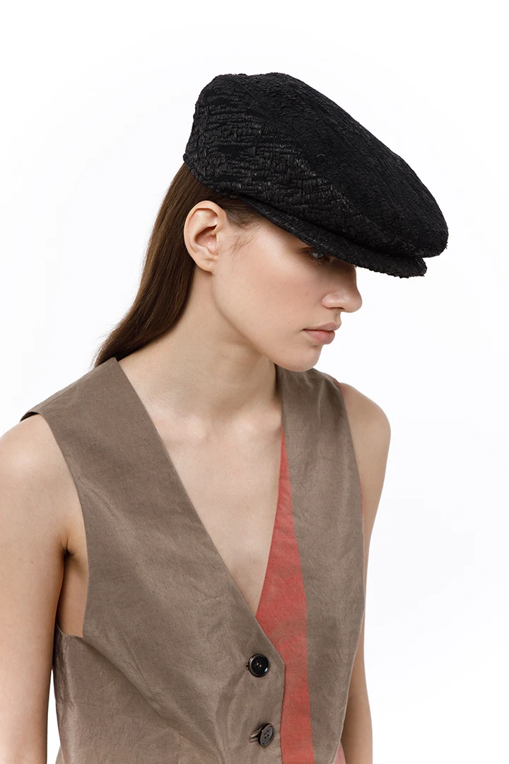 Жилет York ( Цвет Коричневый с красной полоской )