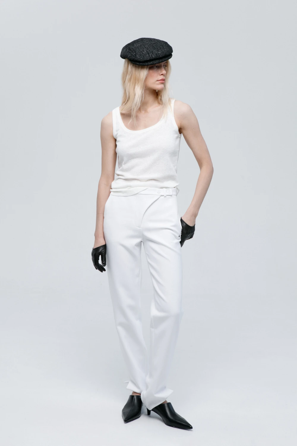 Брюки Nicoli (Цвет Белый, Размер 44/S, Состав 64% Полиэстер, 27% Вискоза, 6% Хлопок, 3% Эластан)