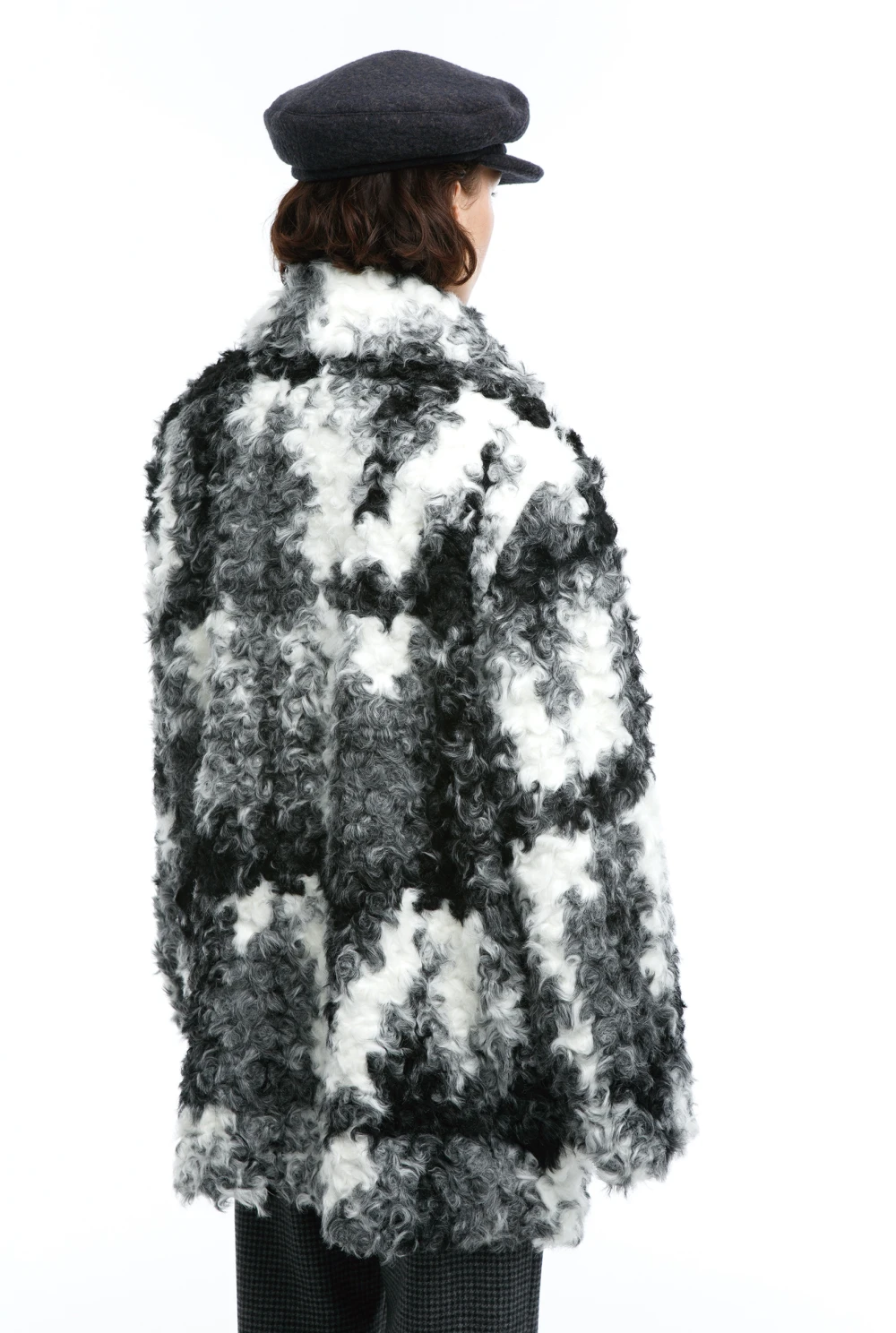 Шуба Harmonic (Цвет Чёрно-молочный, Размер S/M, Состав 100% полиэстер)