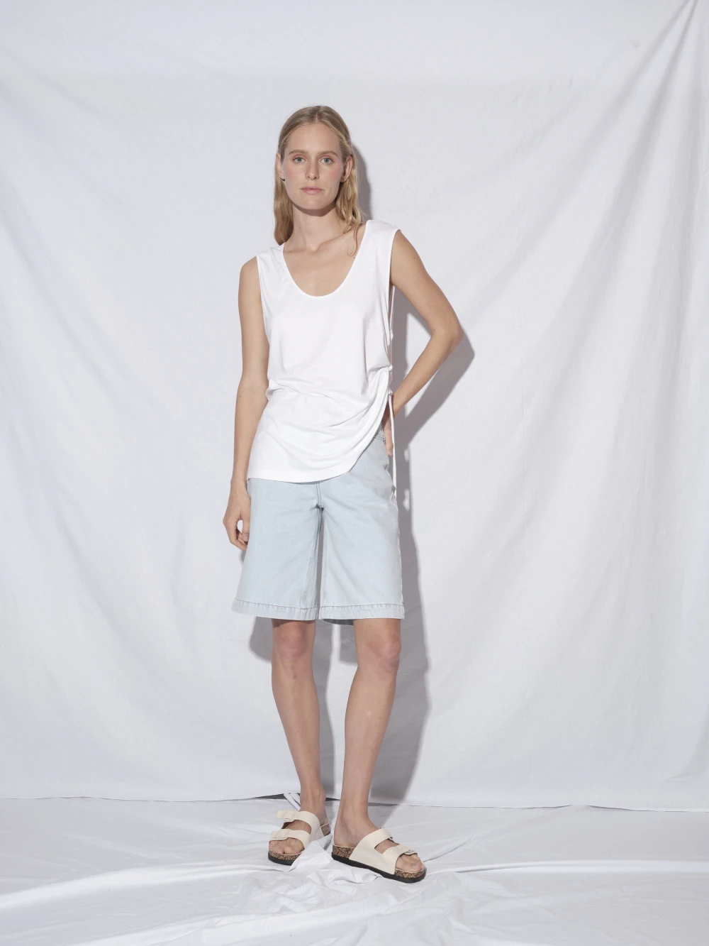 Майка Mos (Цвет Белый, Размер S, Состав 100% вискоза)