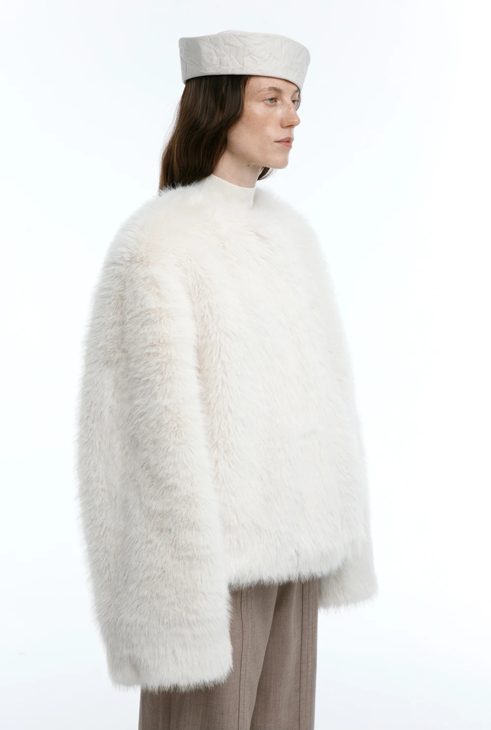 Шуба Nep (Цвет Белый, Размер S-M, Состав 100 % полиэстер)