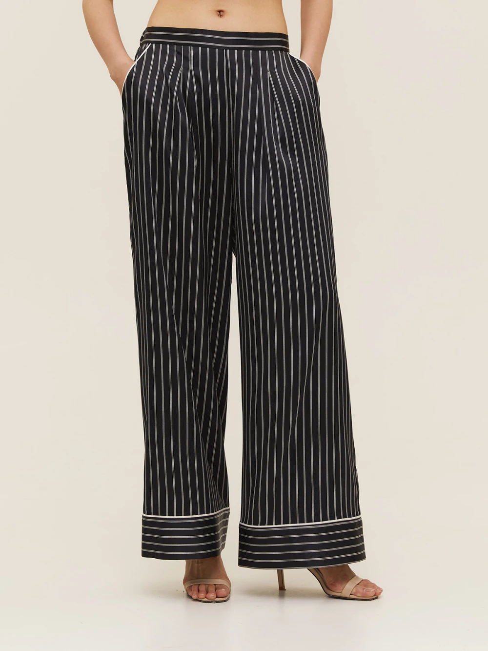 Костюм Fiva ( Цвет Чёрный в полоску )