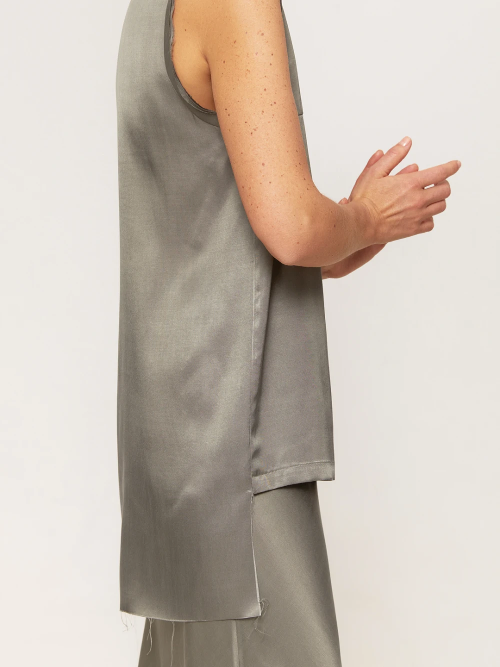 Костюм Vendella (Цвет Хаки, Размер S, Состав 55% купро, 45% вискоза)