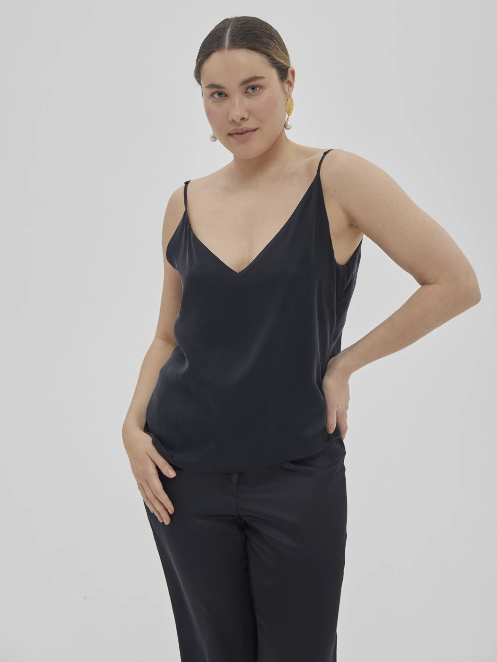 Топ на бретелях Sunna (Цвет Чёрный, Размер S, Состав 65% купро, 35% вискоза)