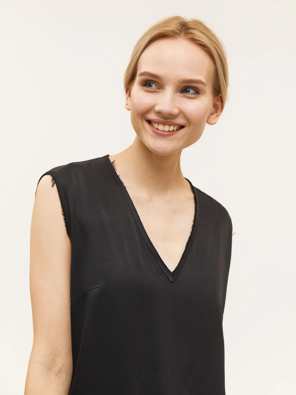 Костюм Vendella (Цвет Чёрный, Размер S, Состав 55% купро, 45% вискоза)