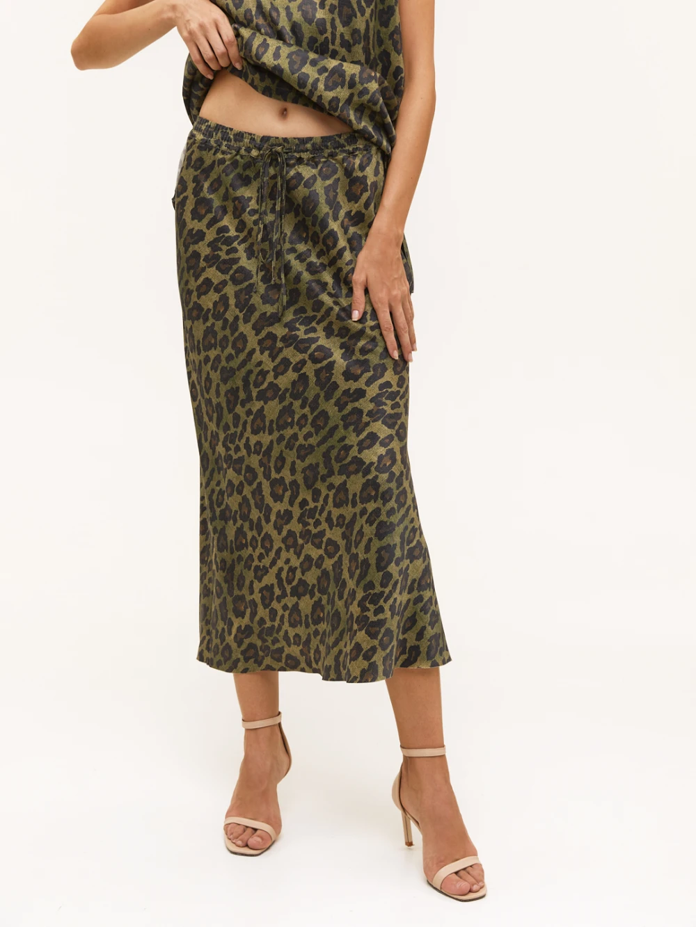 Костюм Vendella (Цвет Хаки с анималистическим принтом, Размер S, Состав 55% купро, 45% вискоза)