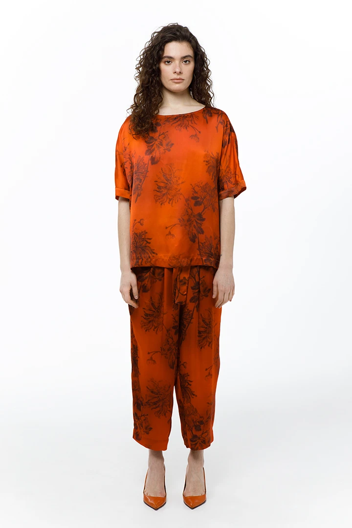 Блузка Tilda (Цвет Принт на красном, Размер 44/S, Состав 100% вискоза)