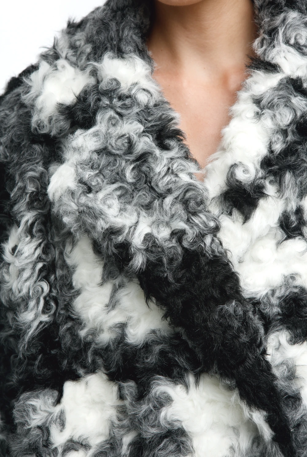 Шуба Harmonic (Цвет Чёрно-молочный, Размер S/M, Состав 100% полиэстер)