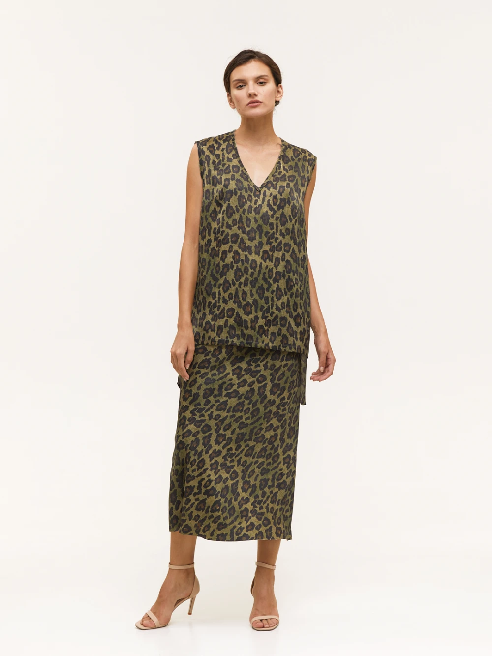 Костюм Vendella (Цвет Хаки с анималистическим принтом, Размер S, Состав 55% купро, 45% вискоза)