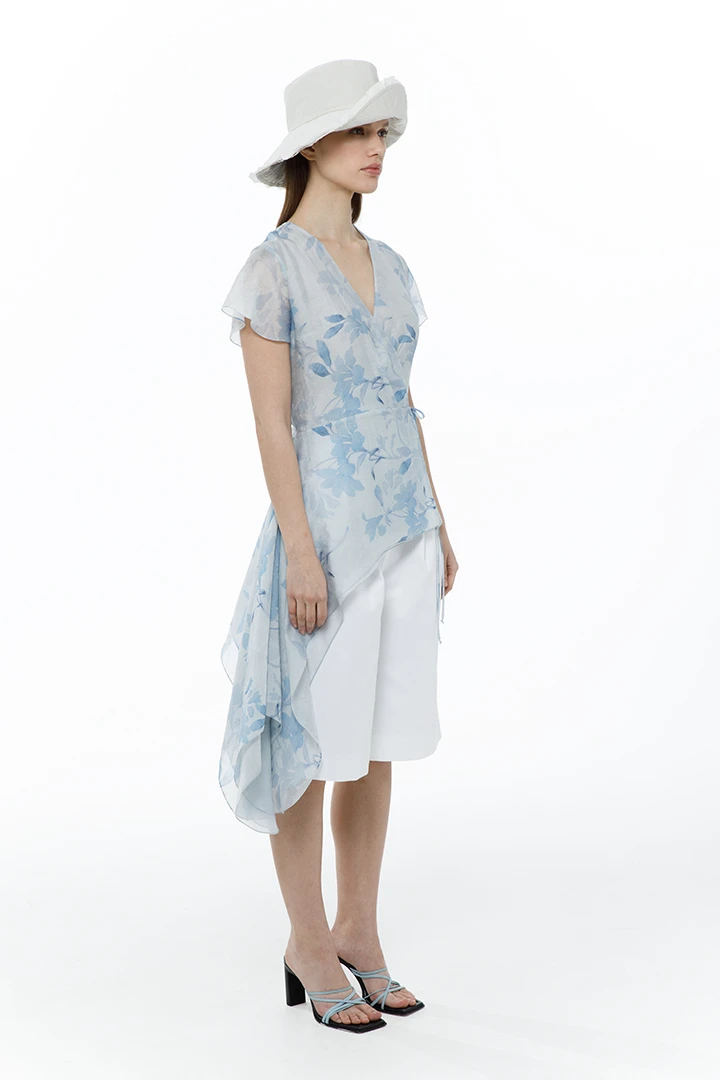 Блузка Venus (Цвет Голубой с лилиями, Размер 44/S, Состав 75% Тенсел, 25% Нейлон)