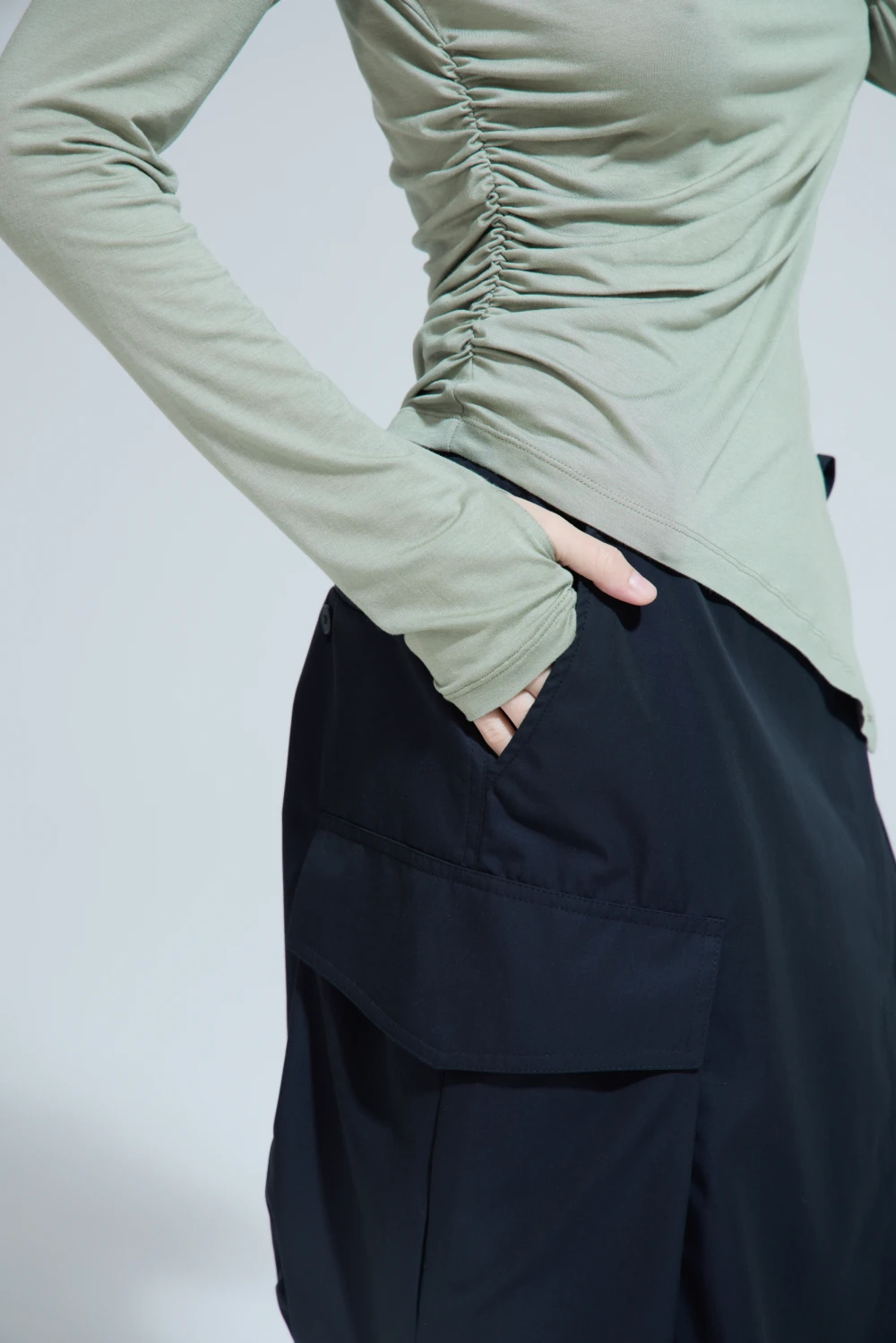 Лонгслив Livvy (Цвет Светлый хаки, Размер 44/S, Состав 95% вискоза, 5% эластан)