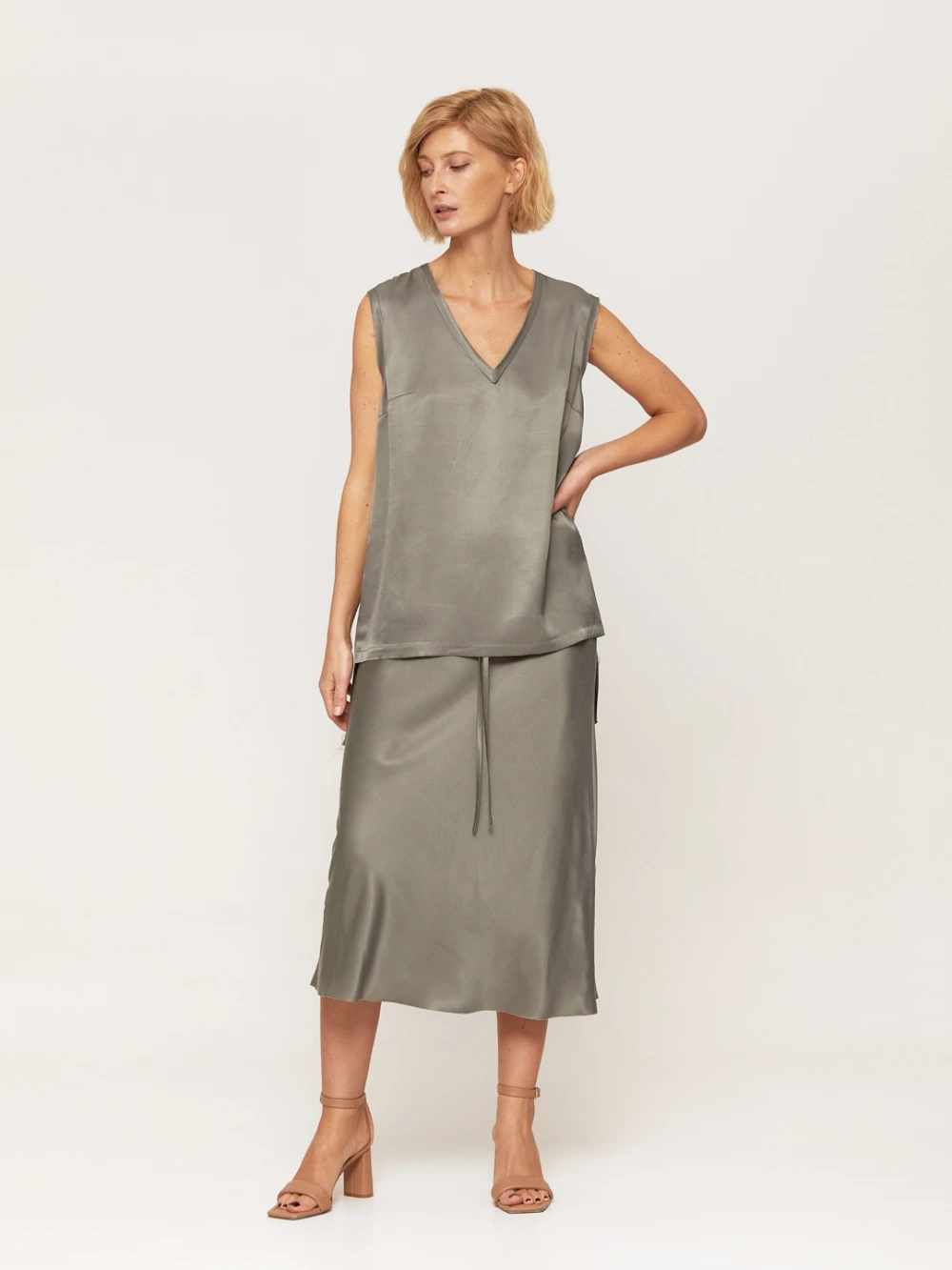 Костюм Vendella (Цвет Хаки, Размер S, Состав 55% купро, 45% вискоза)