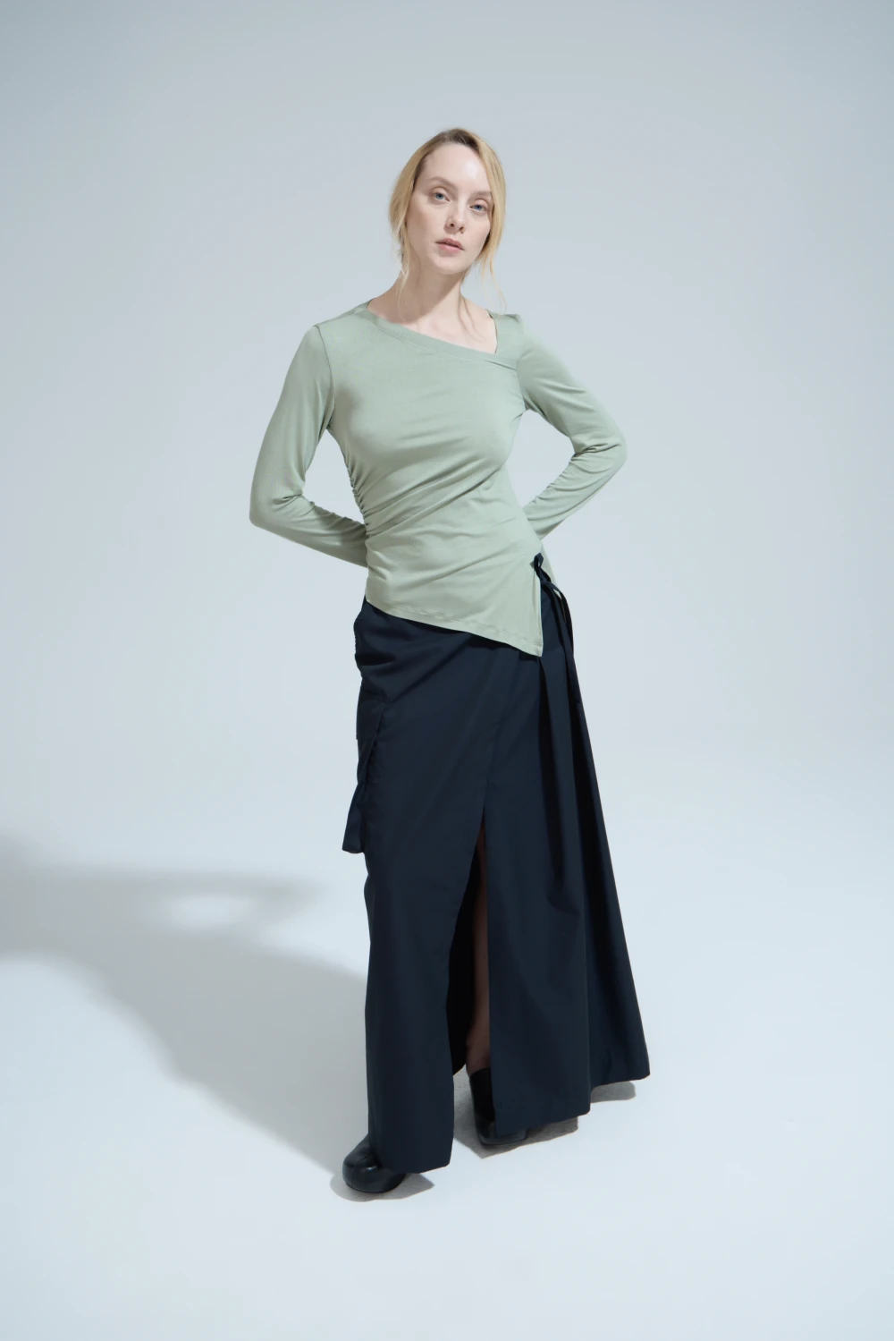 Лонгслив Livvy (Цвет Светлый хаки, Размер 44/S, Состав 95% вискоза, 5% эластан)