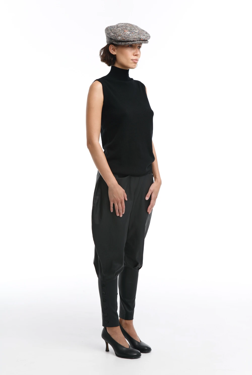 Брюки Nepman (Цвет Чёрный, Размер 44/S, Состав 6% Шерсть,2% Эластан,15% Ацетат,20% Полиэстер,57% Вискоза)