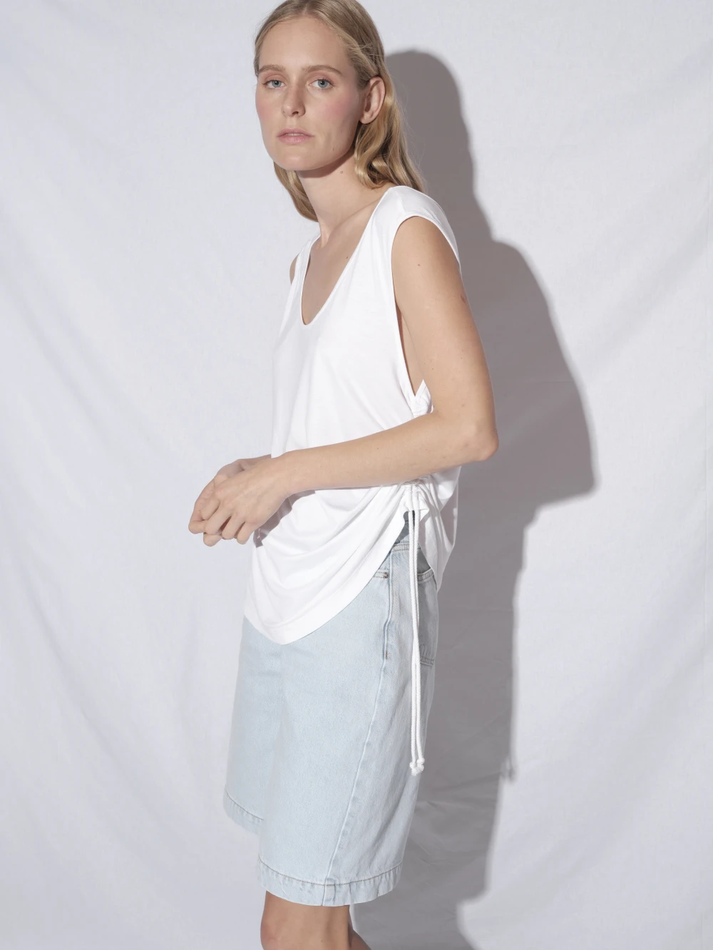 Майка Mos (Цвет Белый, Размер S, Состав 100% вискоза)