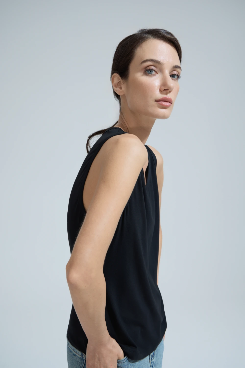 Майка Alco (Цвет Чёрный, Размер 44/S, Состав 95% вискоза, 5% эластан)