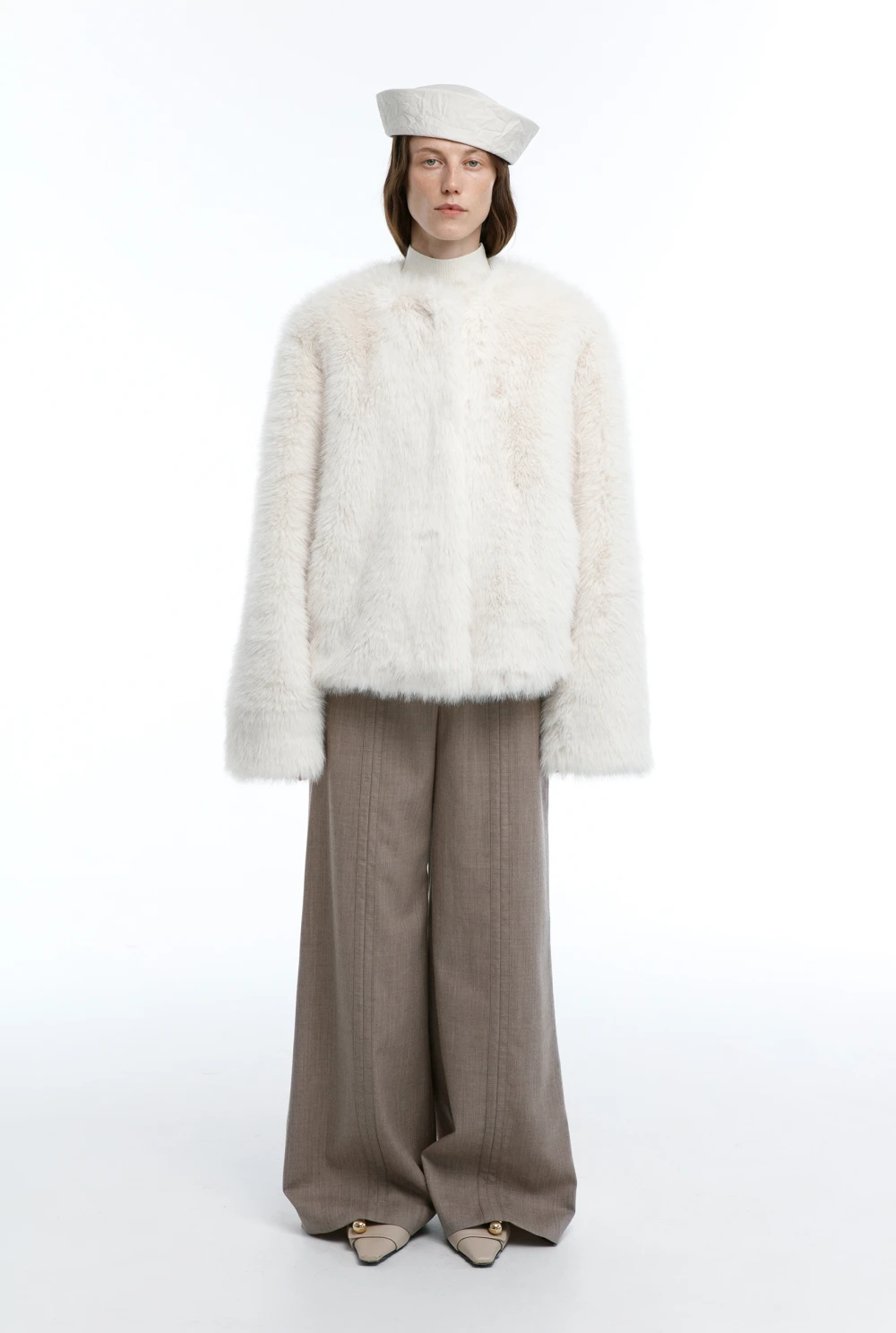 Шуба Nep (Цвет Белый, Размер S-M, Состав 100 % полиэстер)