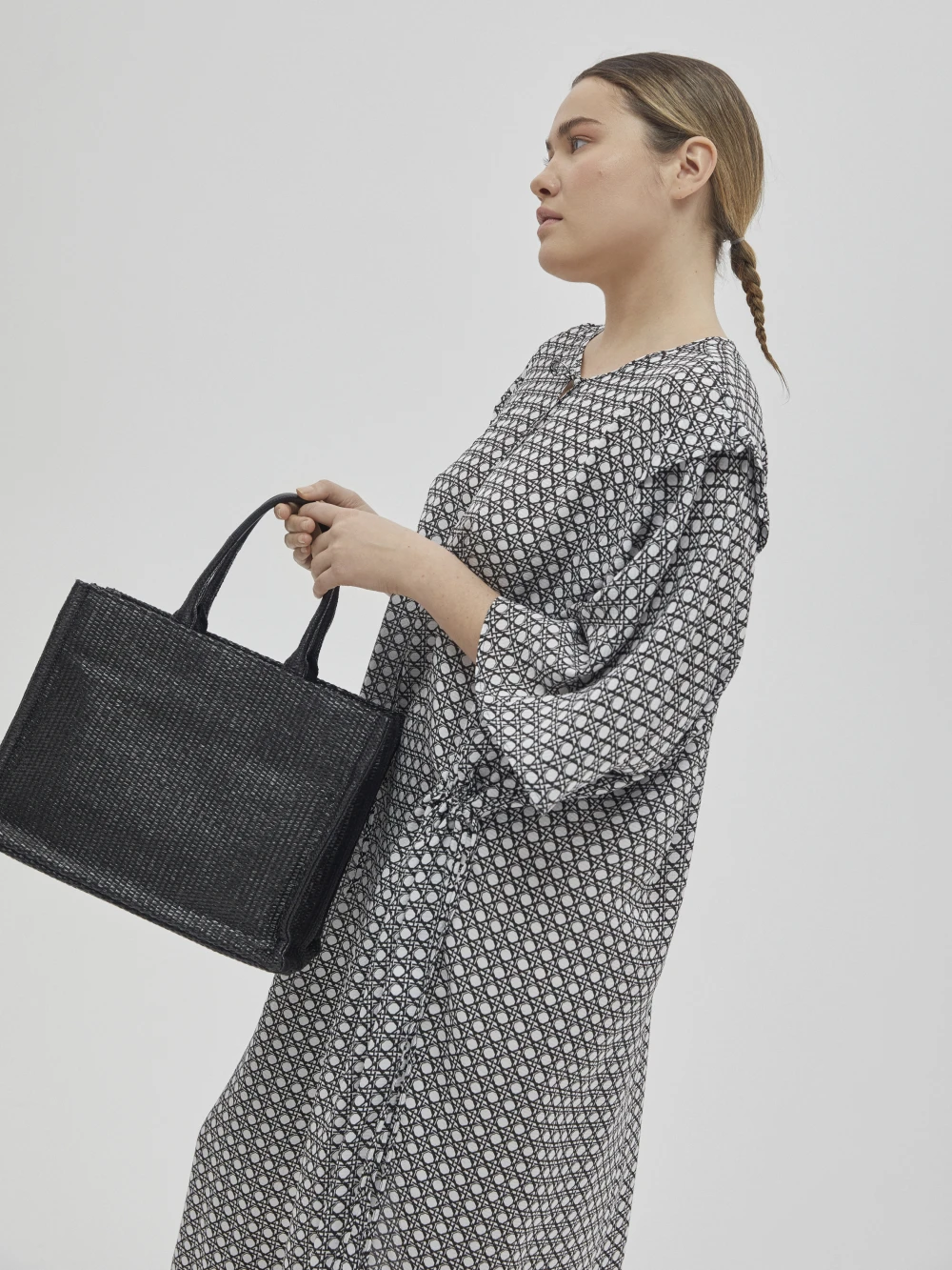 Платье Loka (Цвет Белый с узором, Размер S/M, Состав 60% вискоза, 40% хлопок)