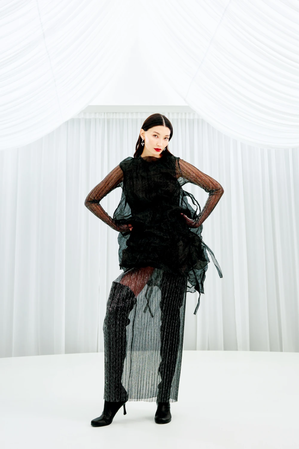 Юбка One Step ( Цвет Чёрный с металлизированной нитью )