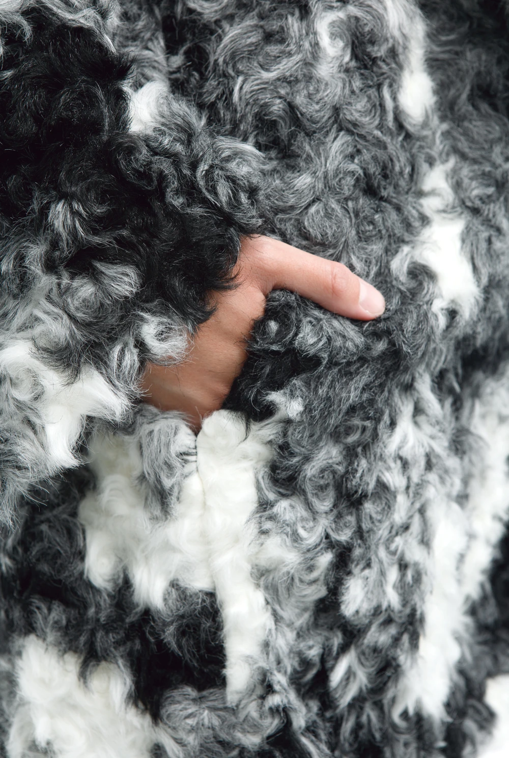 Шуба Harmonic (Цвет Чёрно-молочный, Размер S/M, Состав 100% полиэстер)