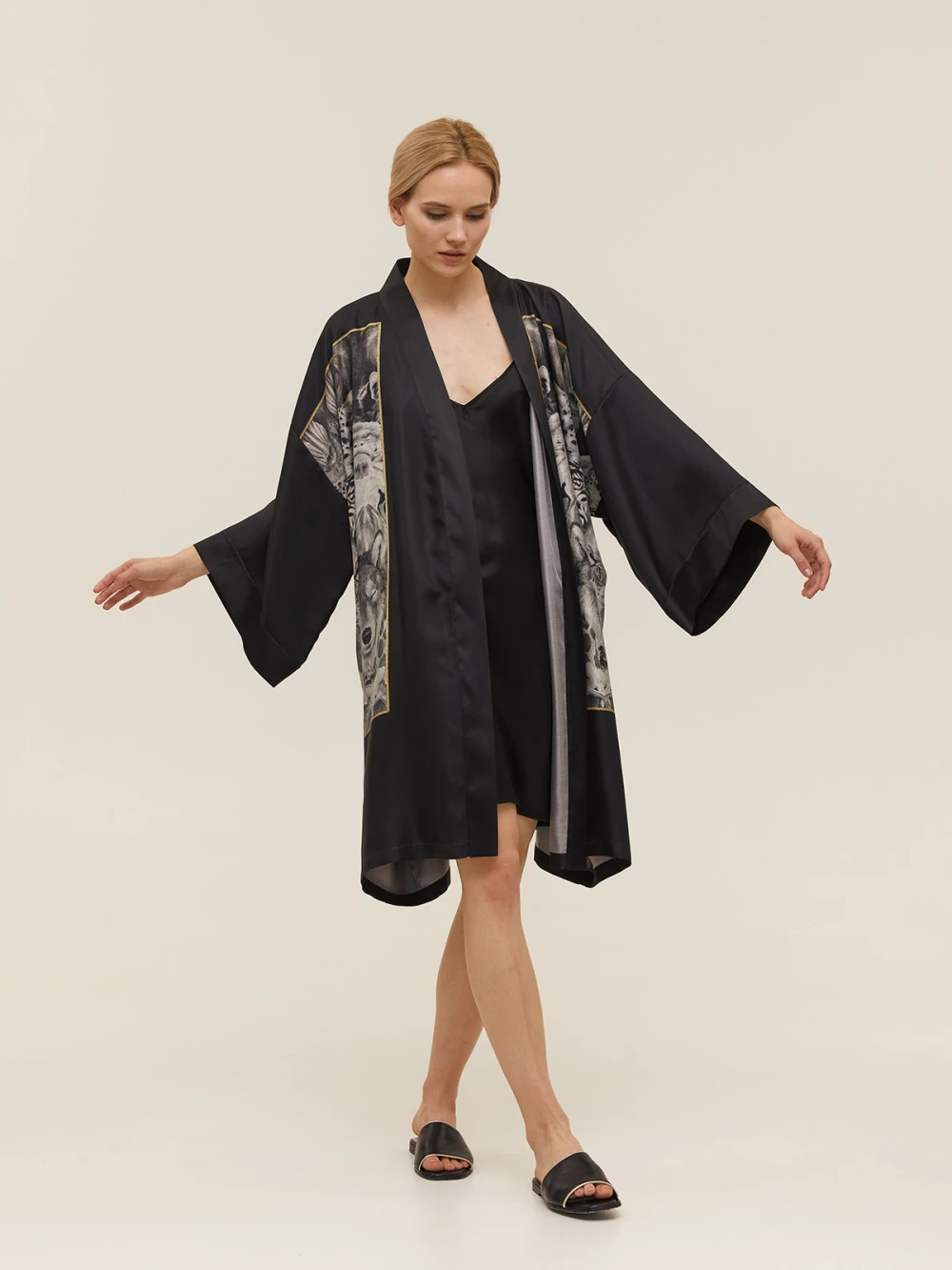 Кимоно Enka (Цвет Чёрный с анималистическим принтом, Размер S/M, Состав 100% шёлк)