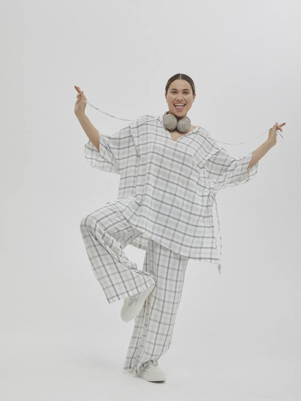 Костюм Petra (Цвет Белый в клетку, Размер S, Состав 55% вискоза, 45% ацетат)