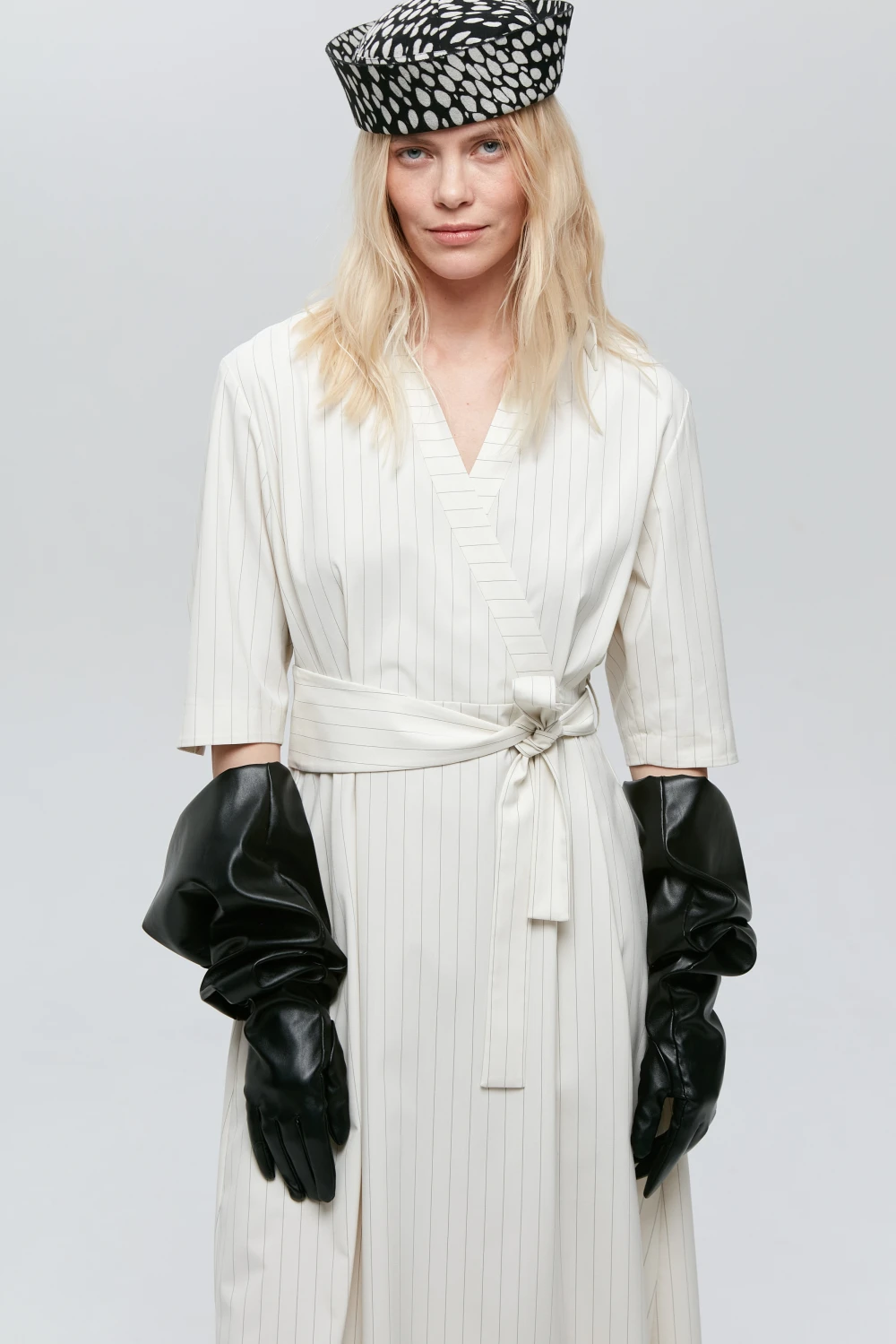 Платье Makovka (Цвет Молочный в полоску, Размер 44/S, Состав 69% Полиэстер, 30% Вискоза, 1% Эластан)