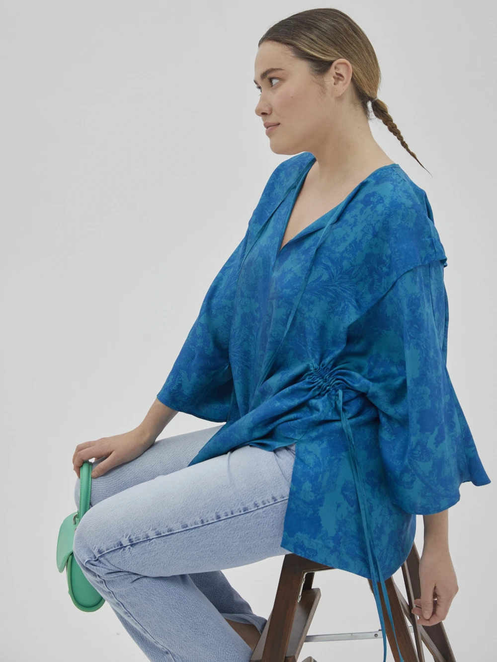 Рубашка A/Fluga (Цвет Тёмно-синий с анималистическим принтом, Размер S/M, Состав 100% шёлк)