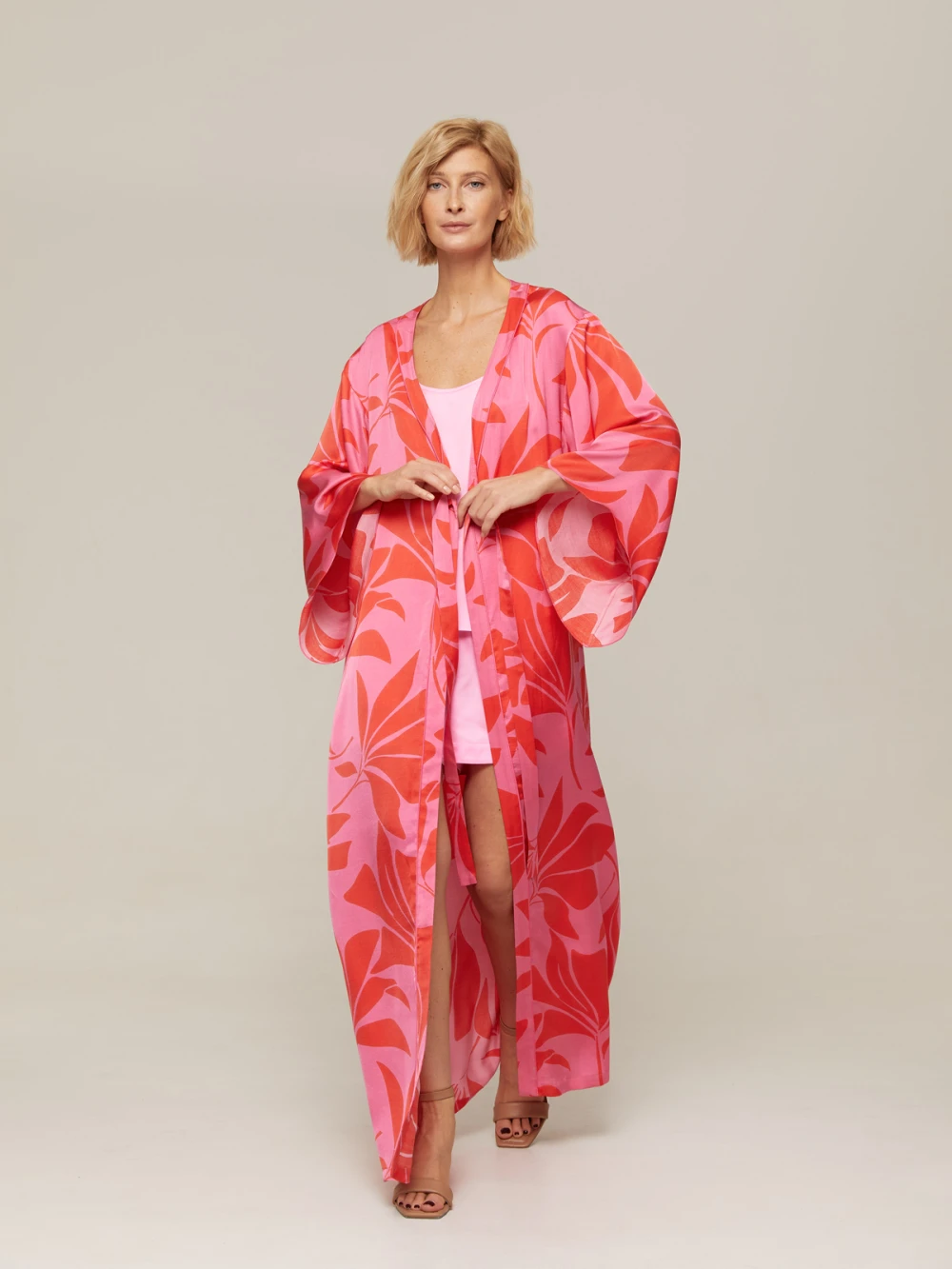 Кимоно Ingir (Цвет Розовый с цветами, Размер OneSize, Состав 100% вискоза)