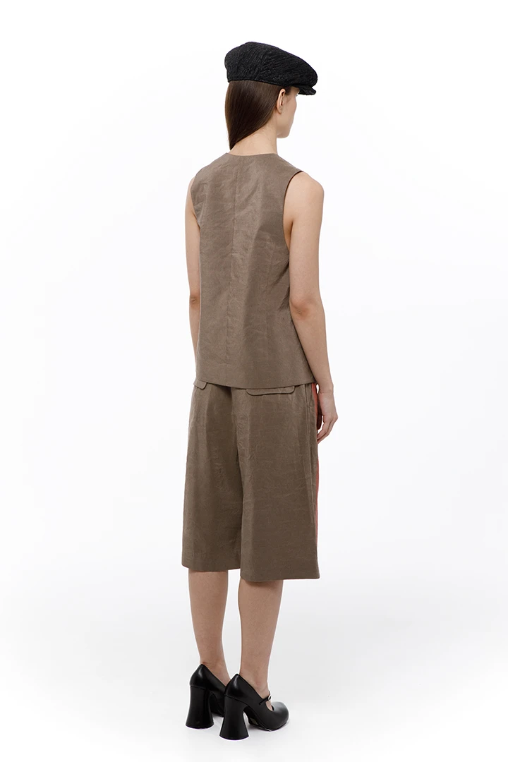 Жилет York ( Цвет Коричневый с красной полоской )