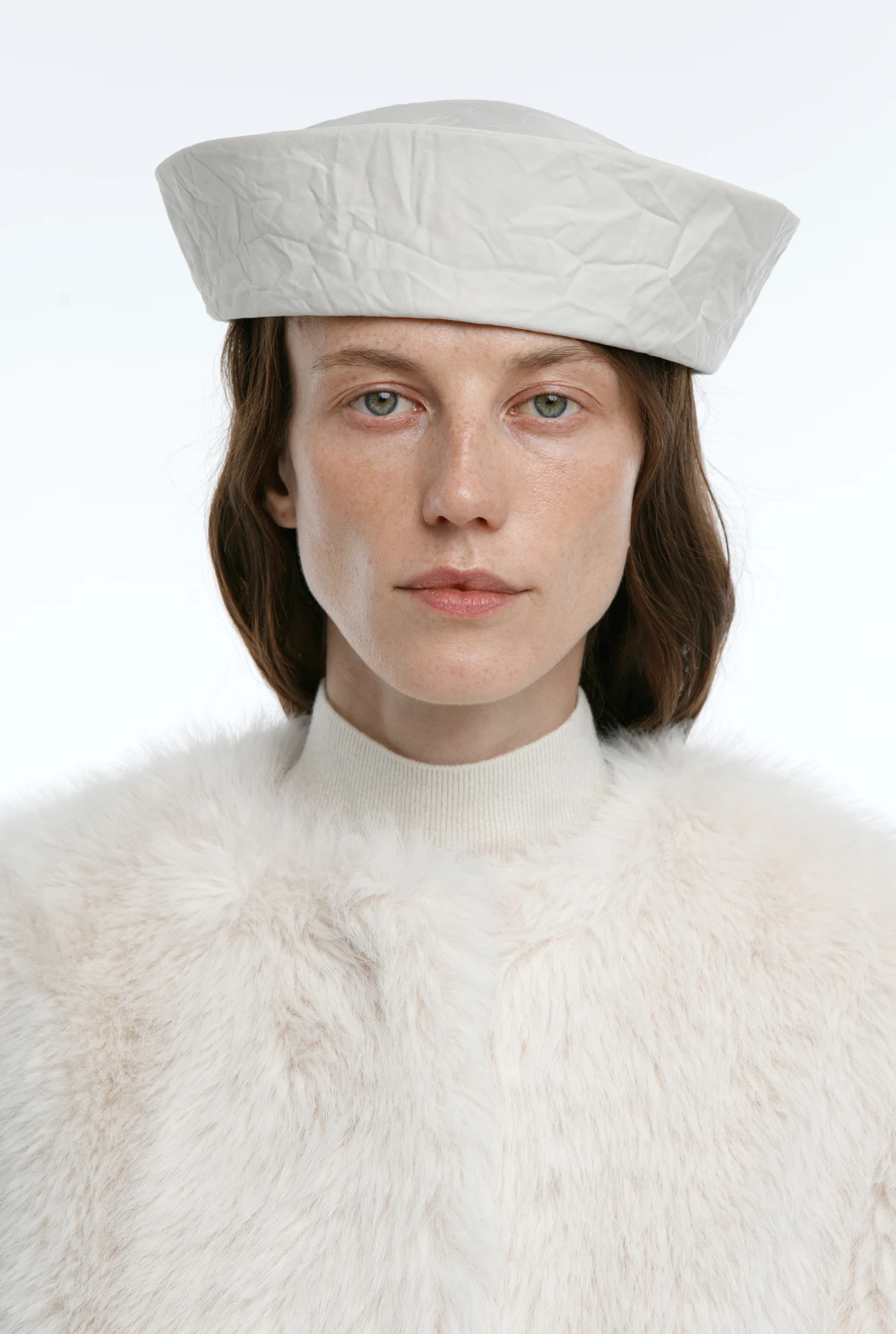 Шуба Nep (Цвет Белый, Размер S-M, Состав 100 % полиэстер)