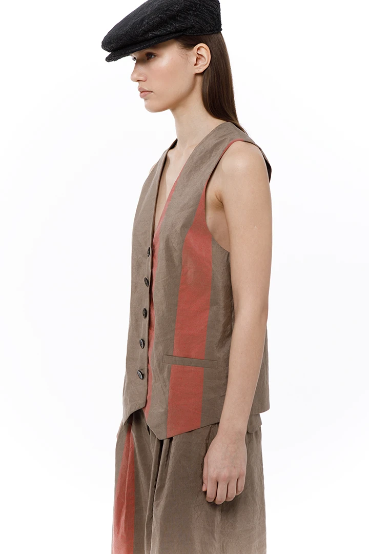 Жилет York ( Цвет Коричневый с красной полоской )