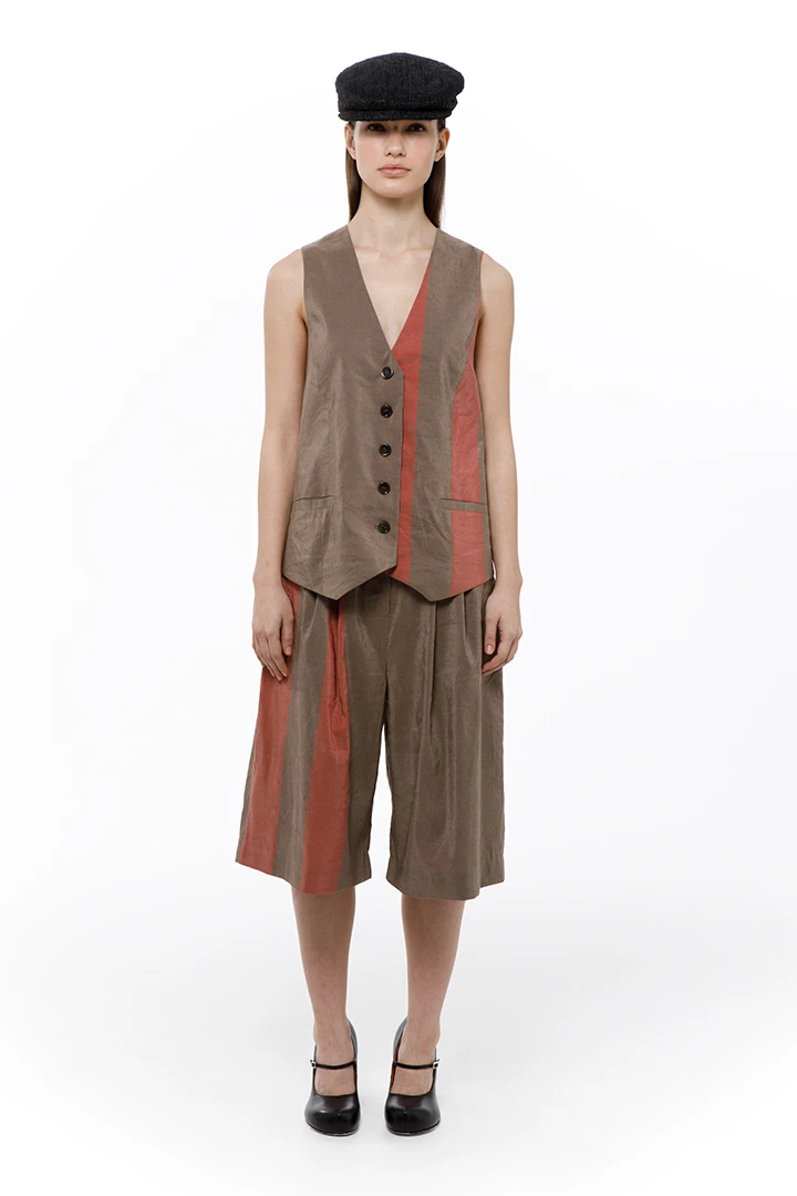 Жилет York ( Цвет Коричневый с красной полоской )