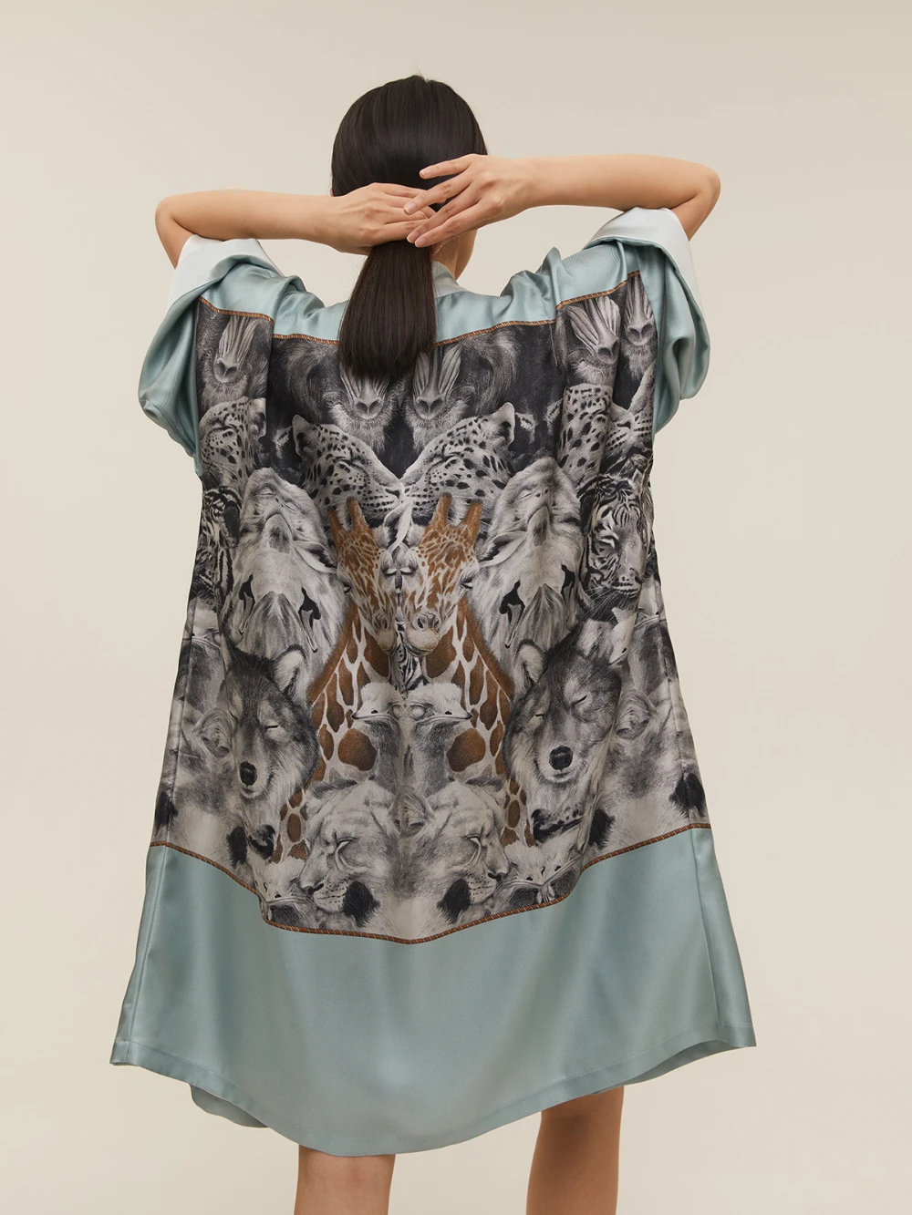 Кимоно Enka (Цвет Голубой с анималистическим принтом, Размер L/XL, Состав 100% шёлк)