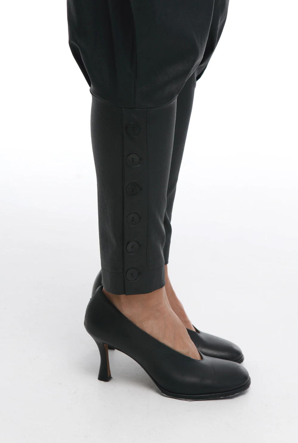 Брюки Nepman (Цвет Чёрный, Размер 44/S, Состав 6% Шерсть,2% Эластан,15% Ацетат,20% Полиэстер,57% Вискоза)