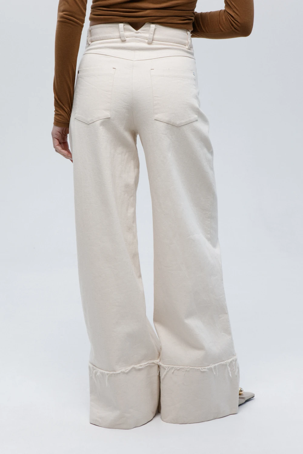 Джинсы Genes ( Цвет Экрю )