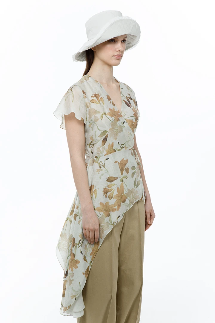 Блузка Venus (Цвет Коричнево-золотые лилии, Размер 44/S, Состав 75% Тенсел, 25% Нейлон)