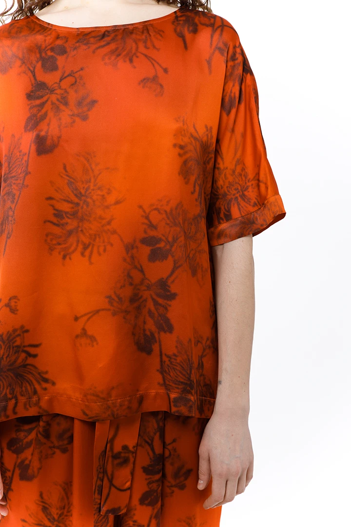 Блузка Tilda (Цвет Принт на красном, Размер 44/S, Состав 100% вискоза)