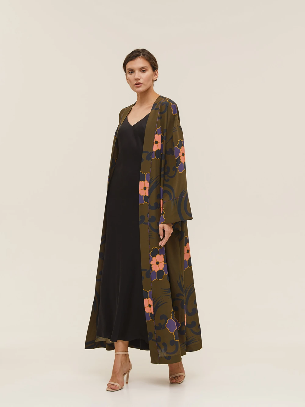 Кимоно Mira (Цвет Оливковый с цветами, Размер OneSize, Состав 100% шёлк)