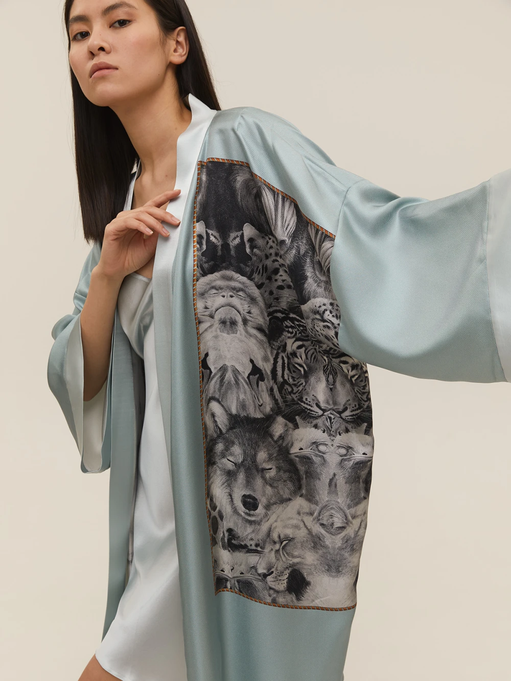 Кимоно Enka (Цвет Голубой с анималистическим принтом, Размер L/XL, Состав 100% шёлк)
