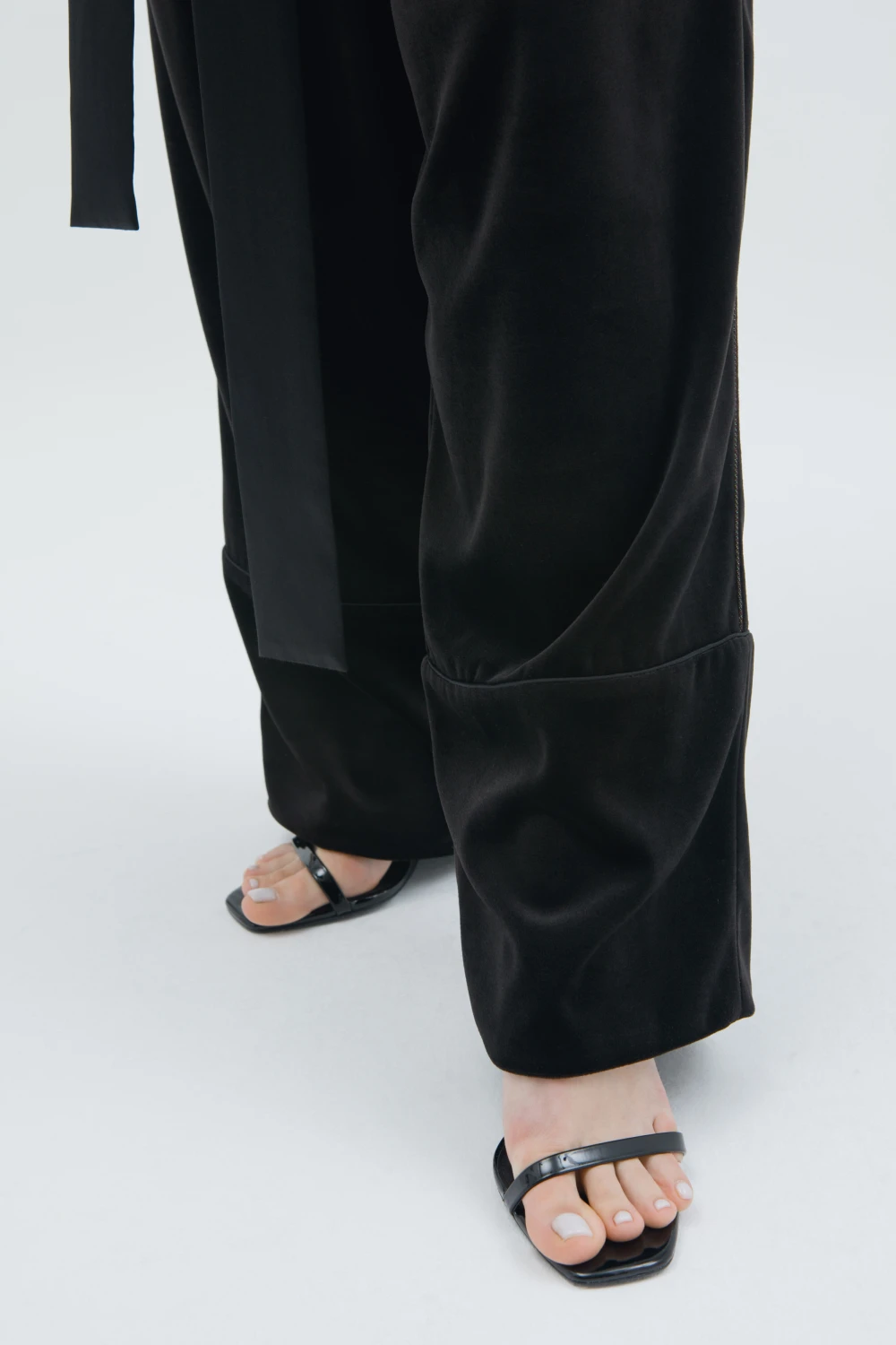 Костюм Izra (Цвет Чёрный, Размер S, Состав 65% шёлк, 33% вискоза, 2% эластан)